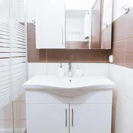 House, Ellinou Stratiotou, Ayia, Appartement