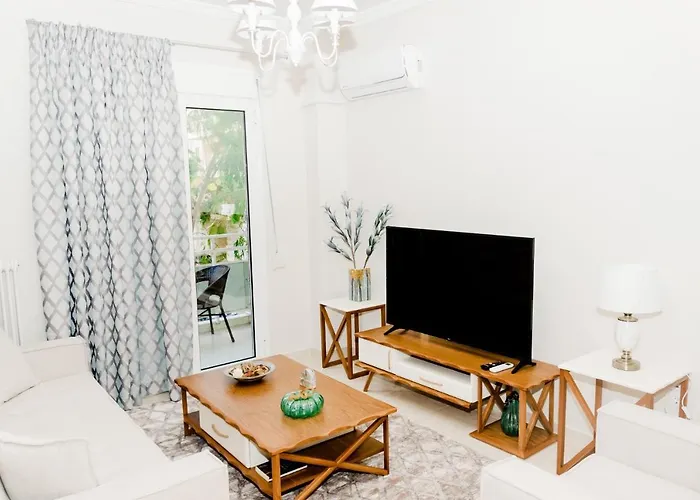 House, Ellinou Stratiotou, Ayia, Патра